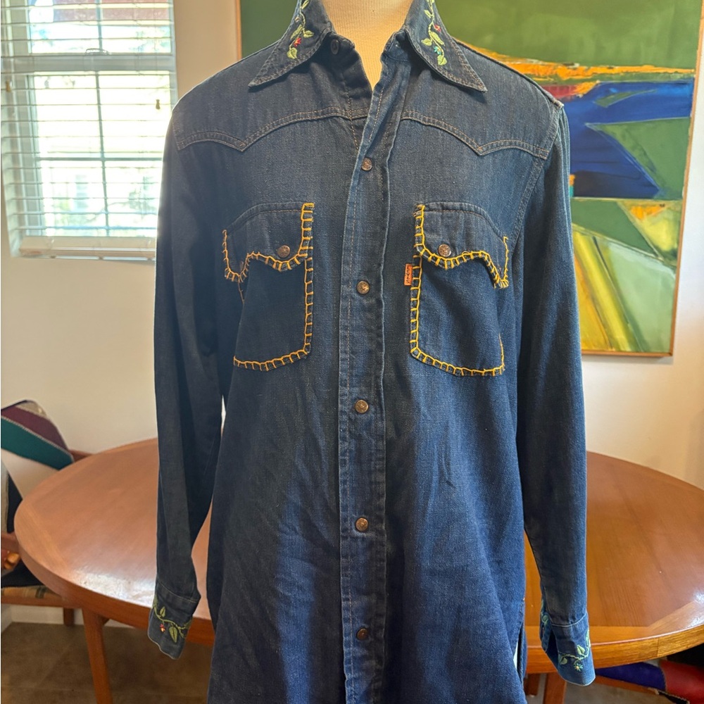 Vintage Levi's Blue Denim Shirt with Red Label - Picture 8 of 13